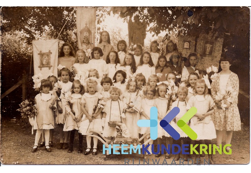 Kindsheid processie Herwen Coll. A.ter Voert-Jansen F00000883
